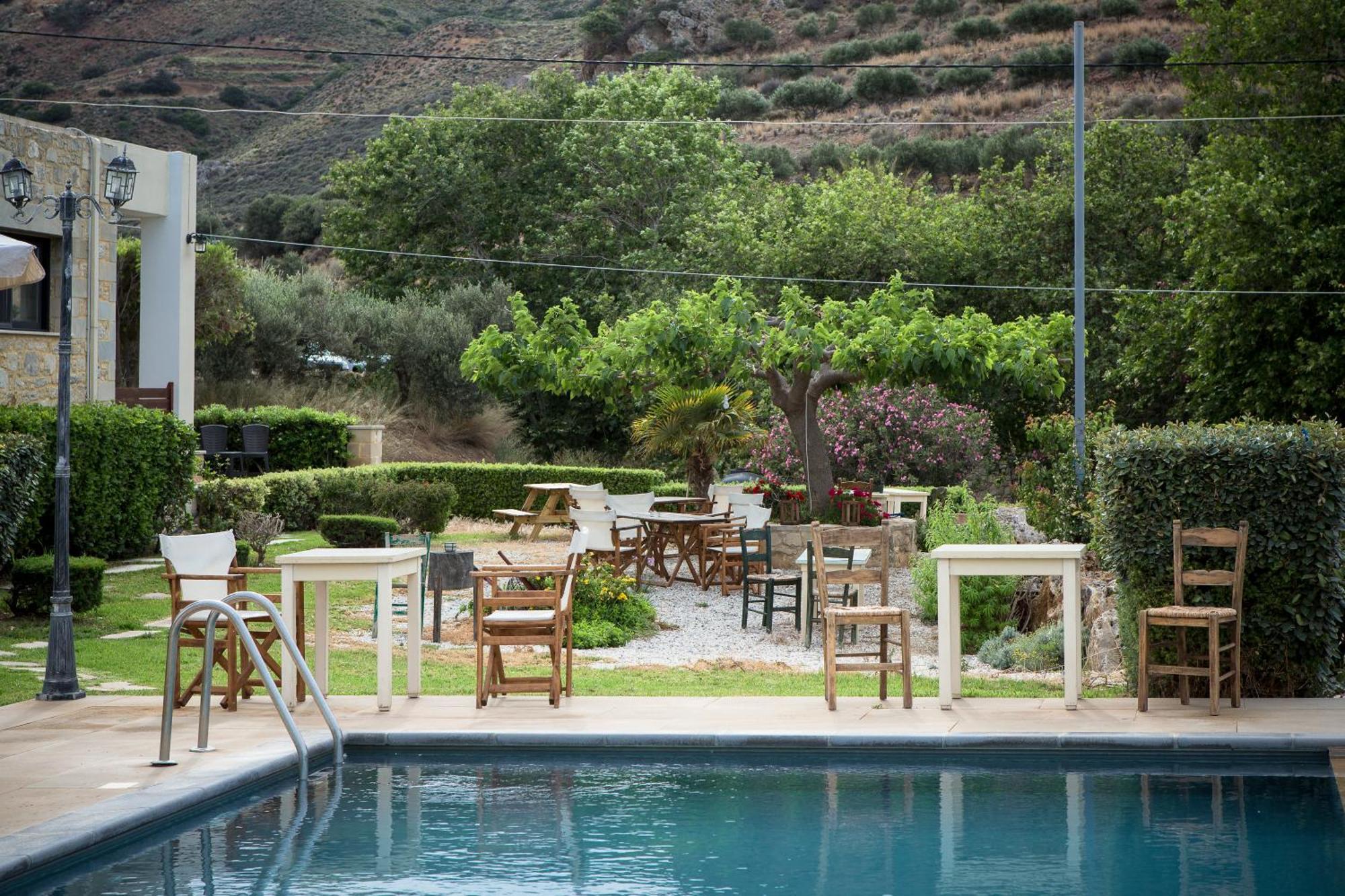 Agarathos Traditional Rooms - Pool - Kaliviani -On The Road To Balos Exterior photo
