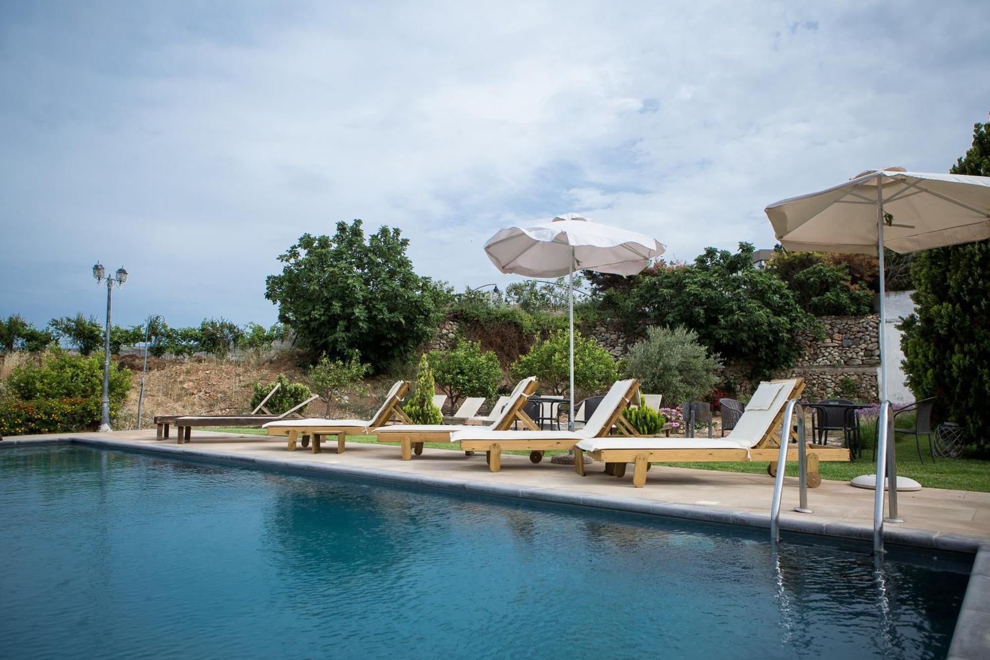 Agarathos Traditional Rooms - Pool - Kaliviani -On The Road To Balos Exterior photo