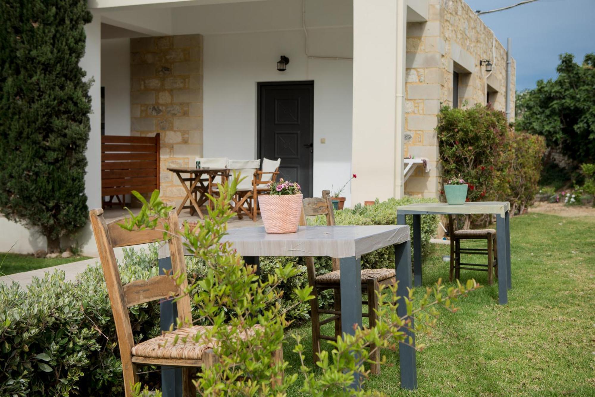 Agarathos Traditional Rooms - Pool - Kaliviani -On The Road To Balos Exterior photo