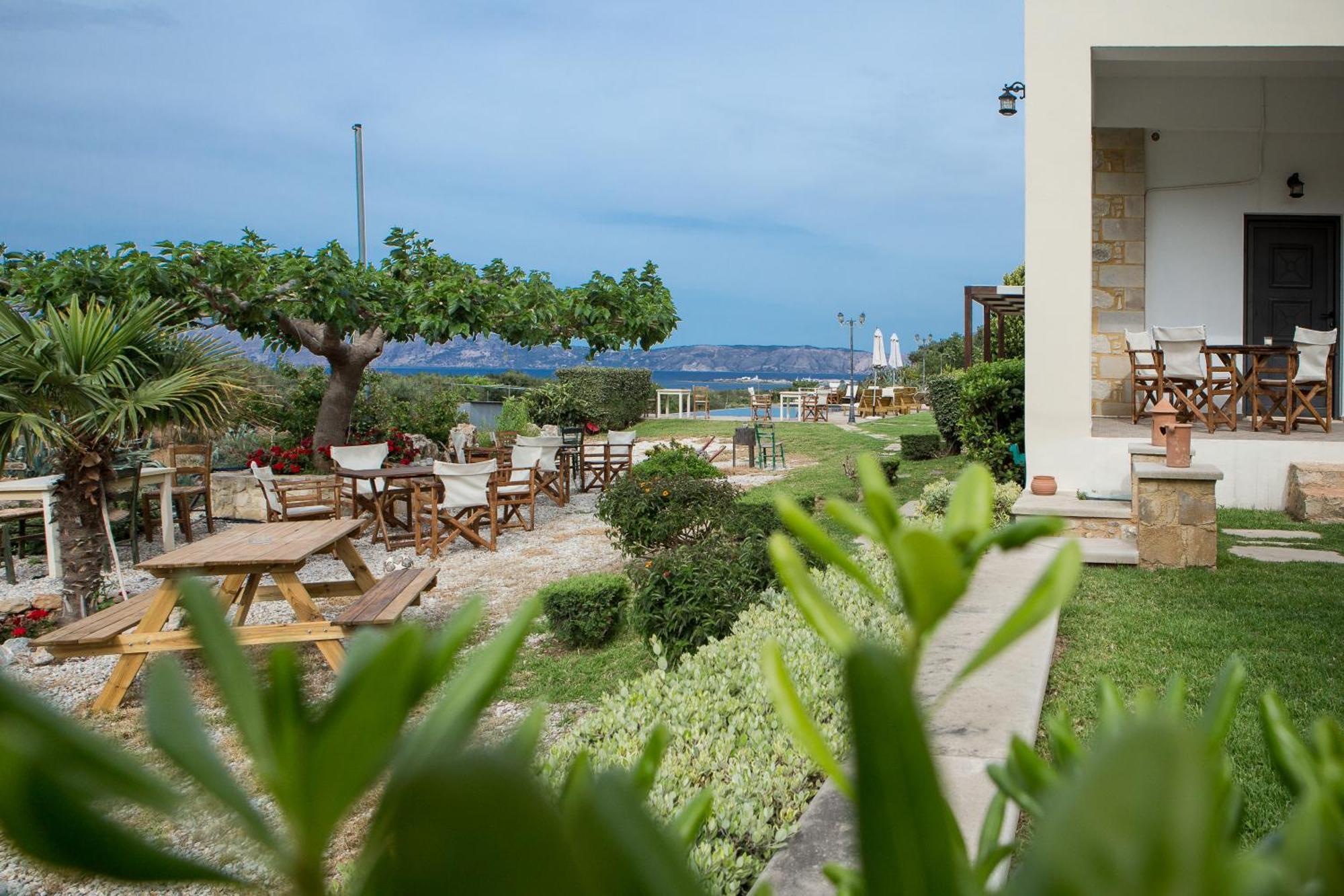 Agarathos Traditional Rooms - Pool - Kaliviani -On The Road To Balos Exterior photo