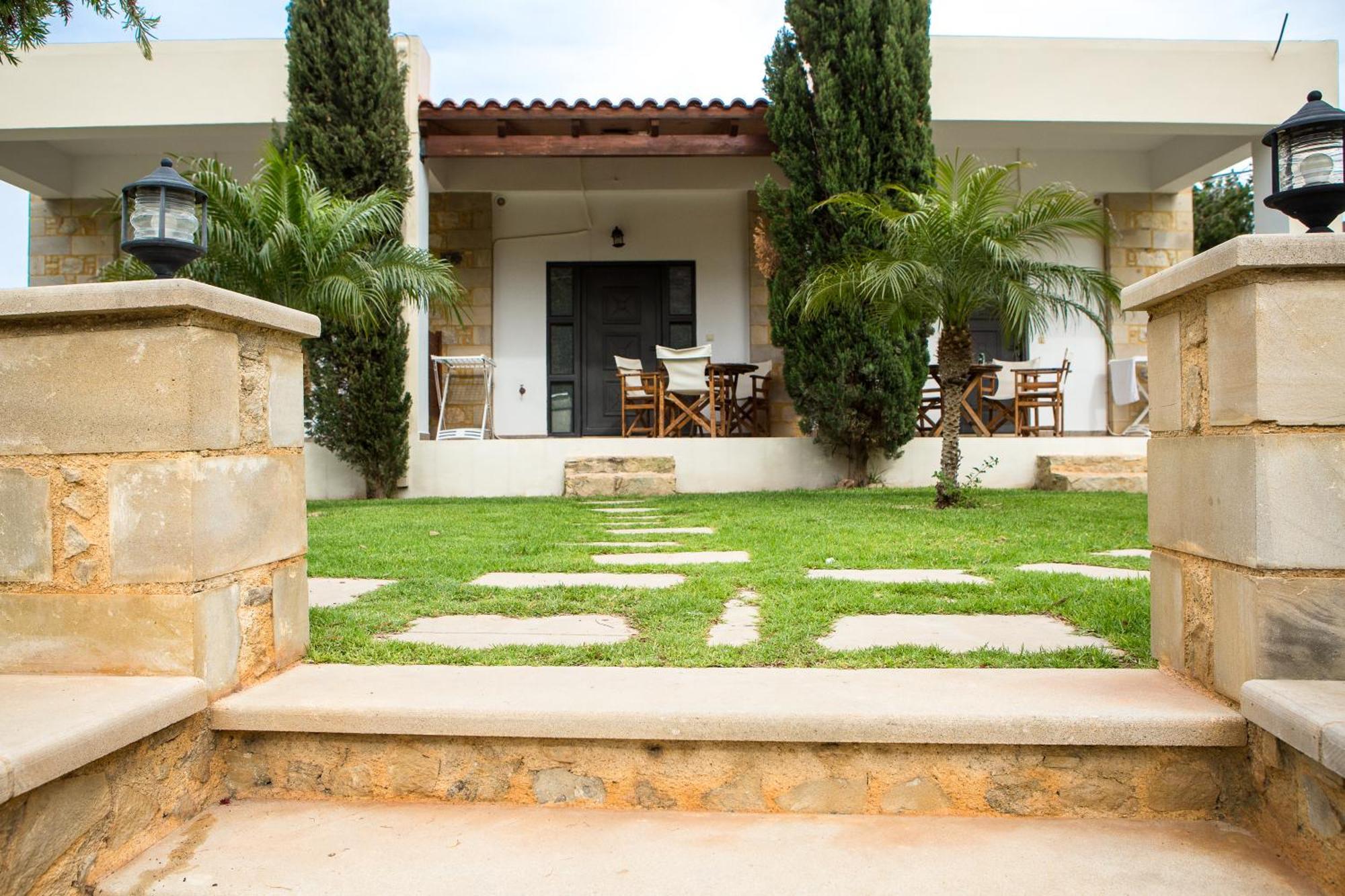 Agarathos Traditional Rooms - Pool - Kaliviani -On The Road To Balos Exterior photo