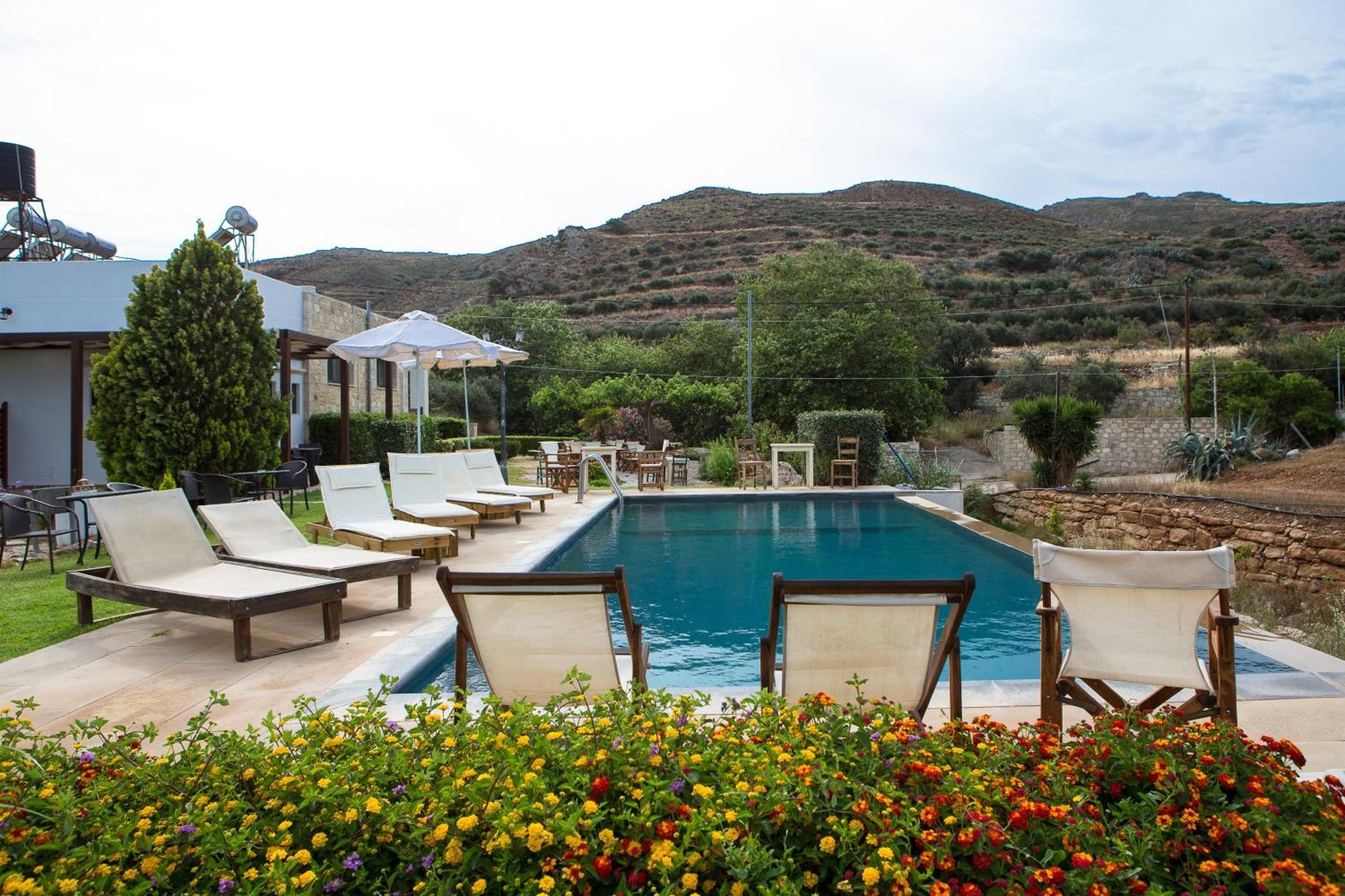 Agarathos Traditional Rooms - Pool - Kaliviani -On The Road To Balos Exterior photo