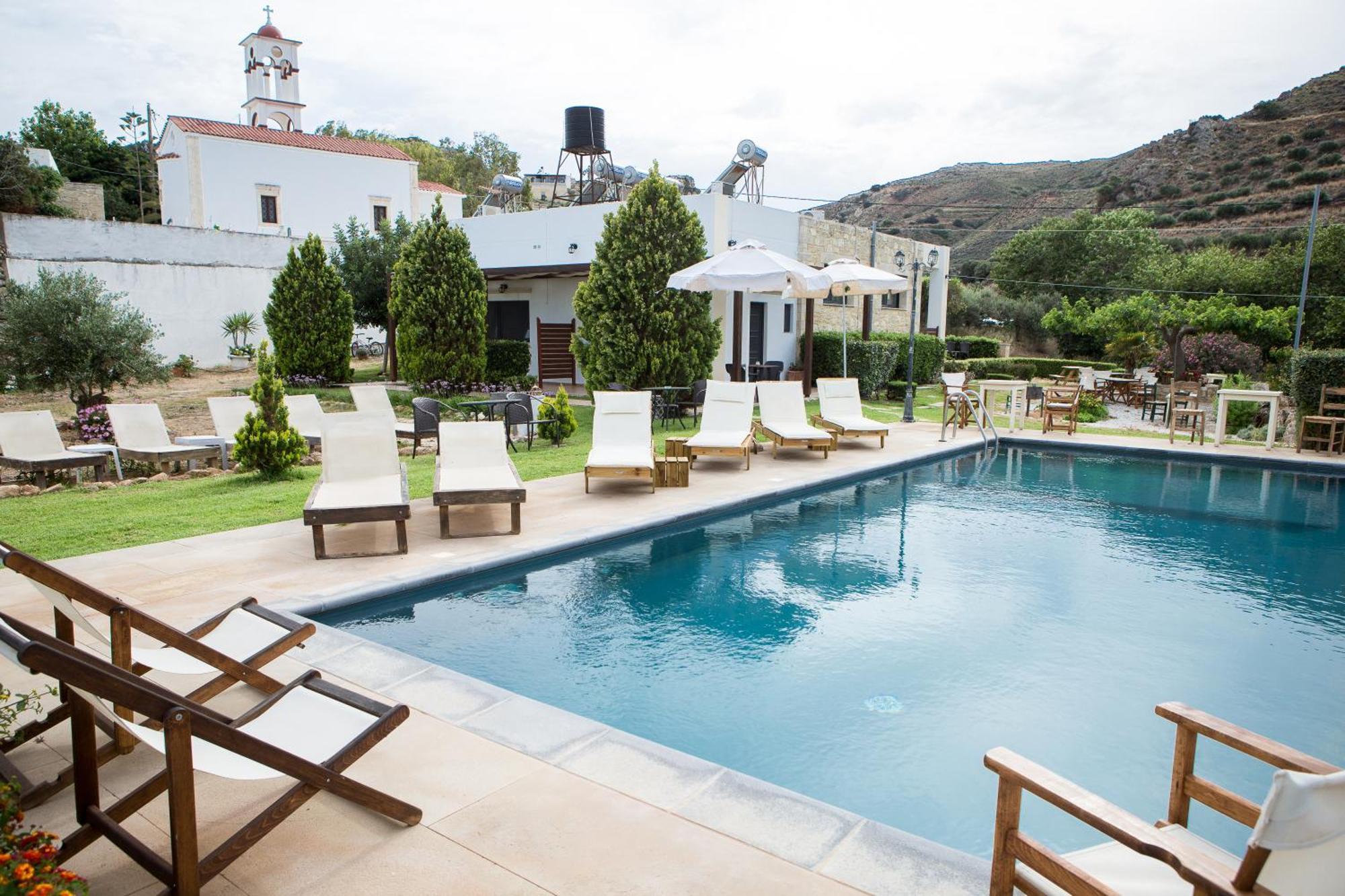 Agarathos Traditional Rooms - Pool - Kaliviani -On The Road To Balos Exterior photo
