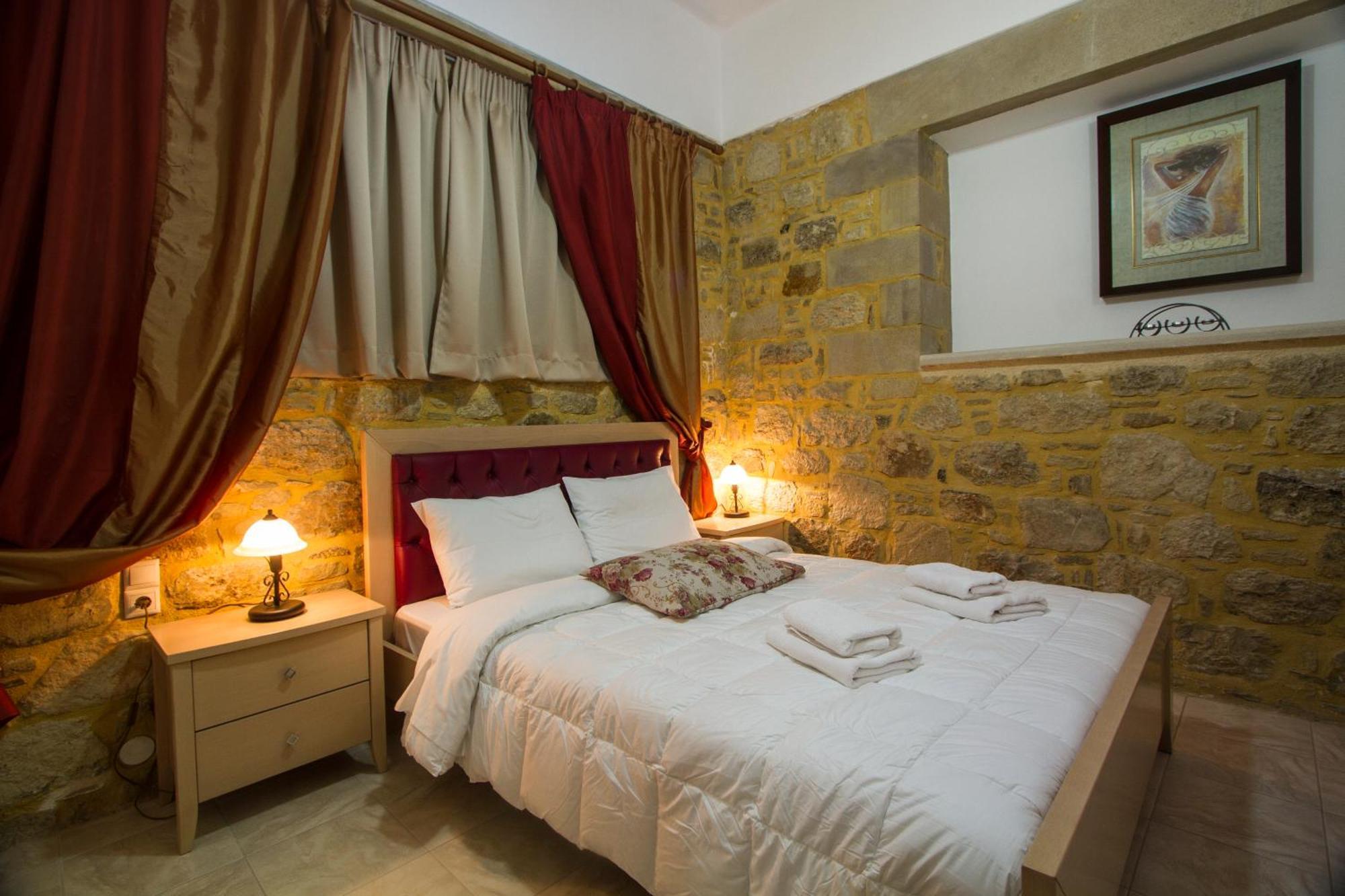 Agarathos Traditional Rooms - Pool - Kaliviani -On The Road To Balos Exterior photo
