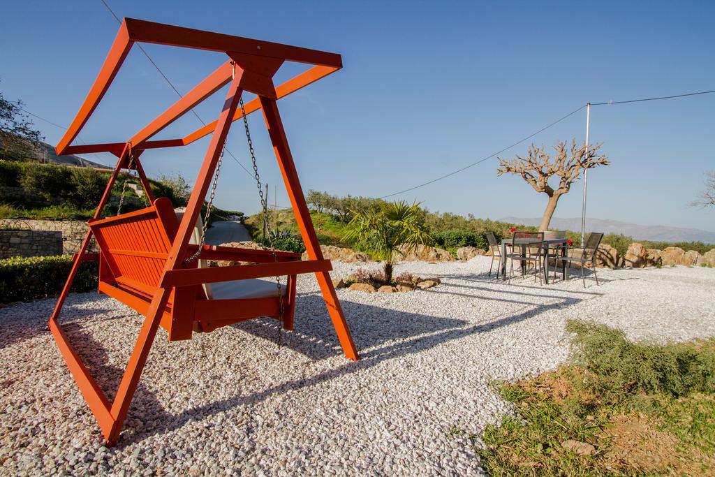 Agarathos Traditional Rooms - Pool - Kaliviani -On The Road To Balos Exterior photo