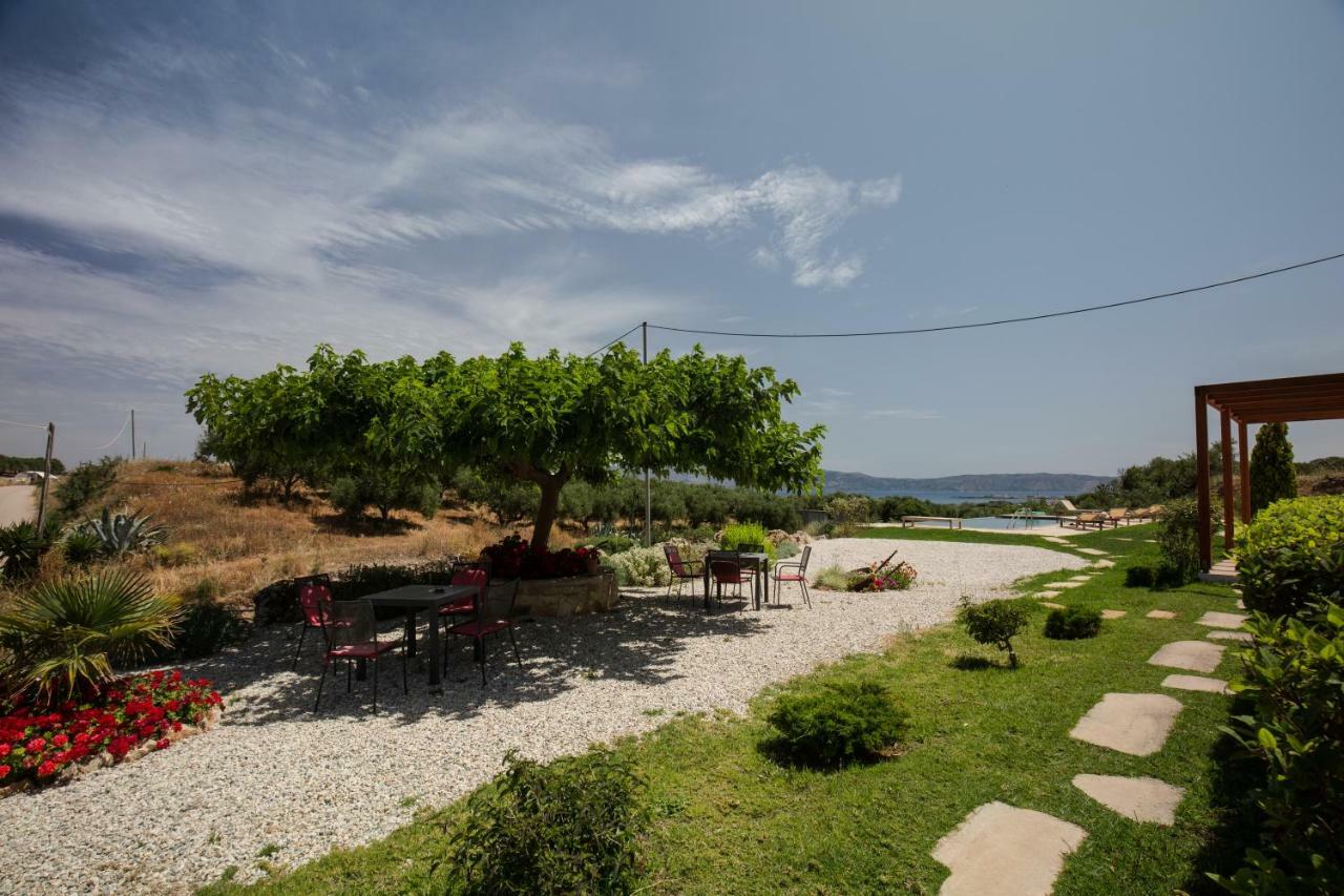 Agarathos Traditional Rooms - Pool - Kaliviani -On The Road To Balos Exterior photo