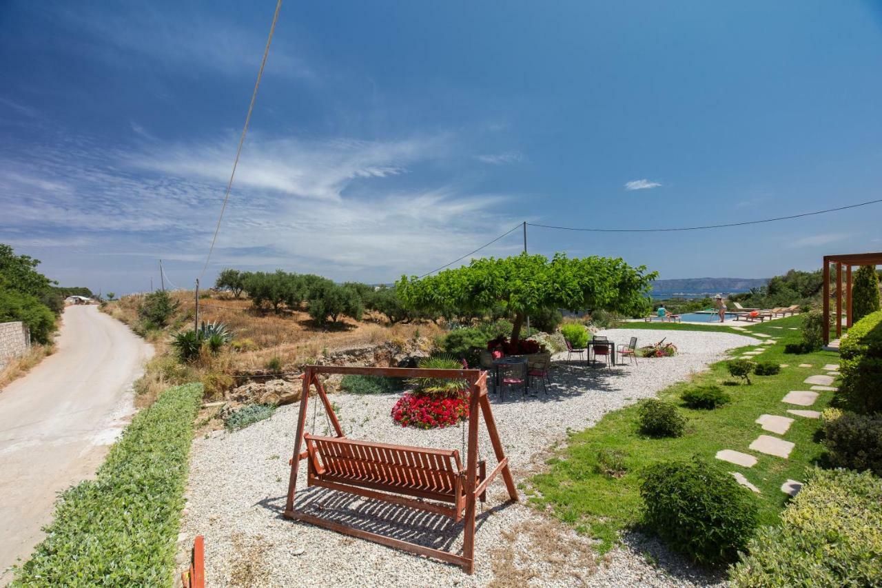 Agarathos Traditional Rooms - Pool - Kaliviani -On The Road To Balos Exterior photo